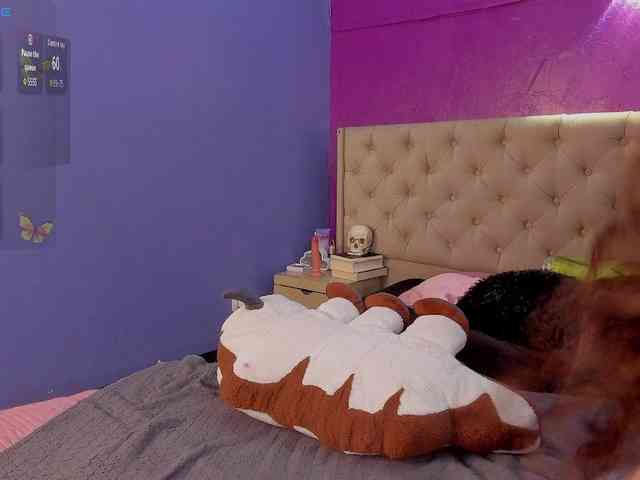 LittleCheerry webcam