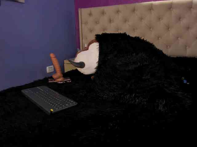 LittleCheerry webcam