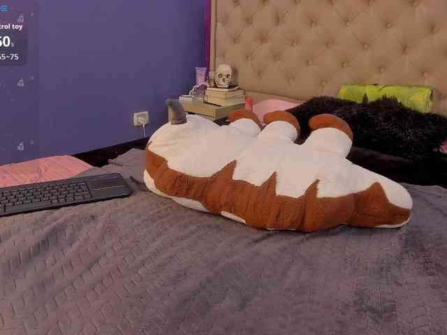 LittleCheerry webcam