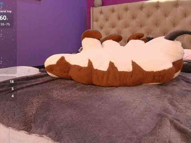 LittleCheerry webcam