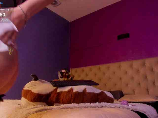 LittleCheerry webcam