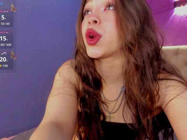 LittleCheerry webcam