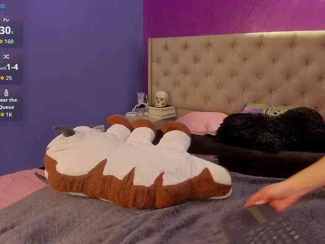 LittleCheerry webcam