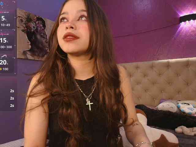 LittleCheerry webcam