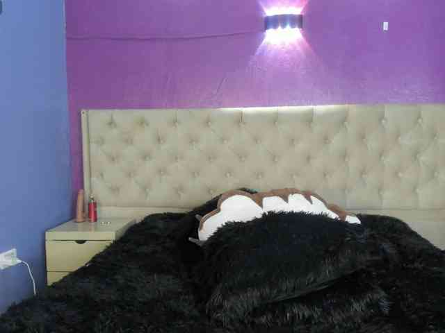 LittleCheerry webcam