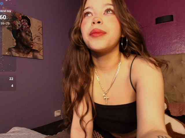 LittleCheerry webcam