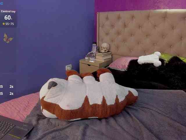 LittleCheerry webcam