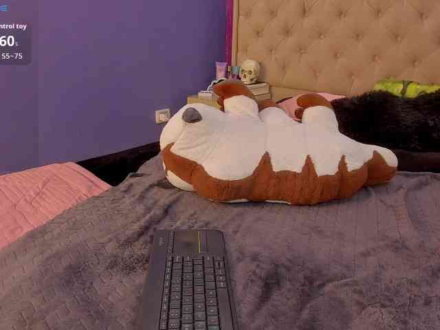 LittleCheerry webcam