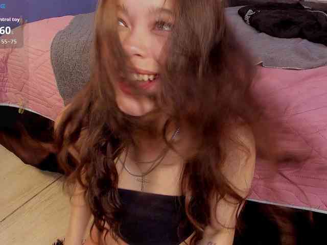 LittleCheerry webcam