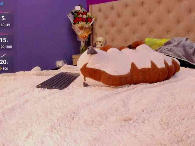 LittleCheerry webcam