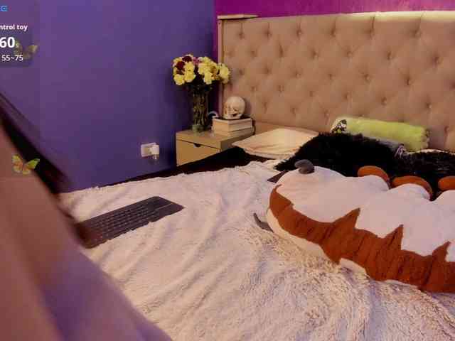 LittleCheerry webcam