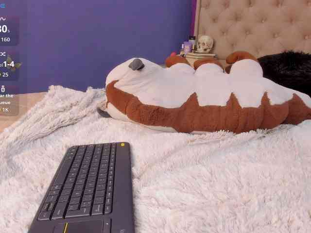 LittleCheerry webcam