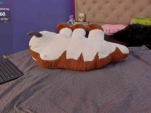 LittleCheerry webcam