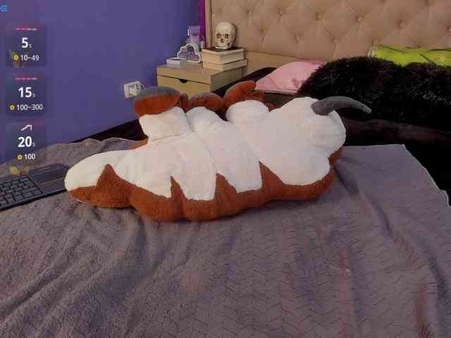 LittleCheerry webcam