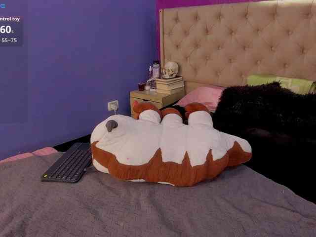 LittleCheerry webcam