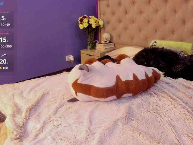 LittleCheerry webcam