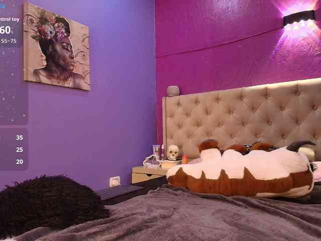 LittleCheerry webcam