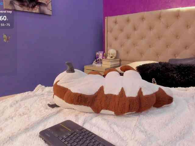 LittleCheerry webcam