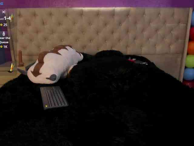 LittleCheerry webcam