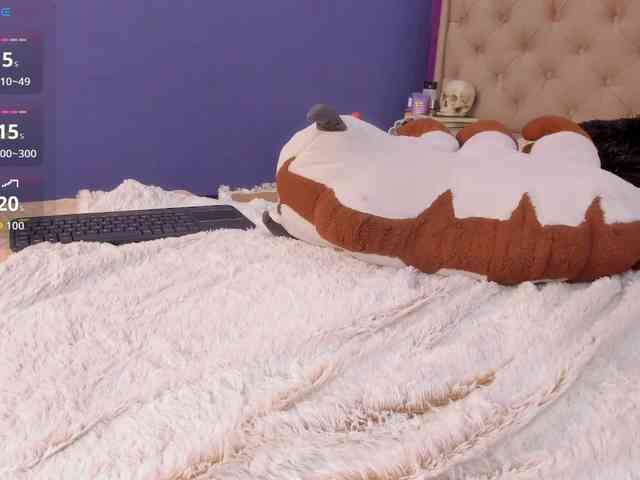 LittleCheerry webcam