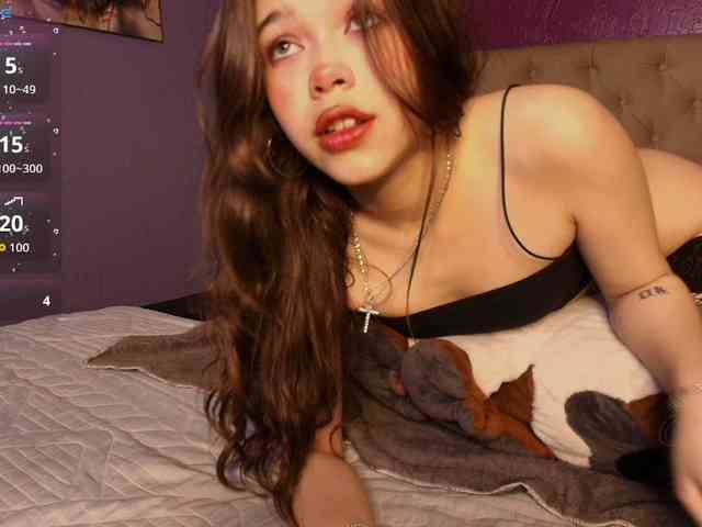 LittleCheerry webcam