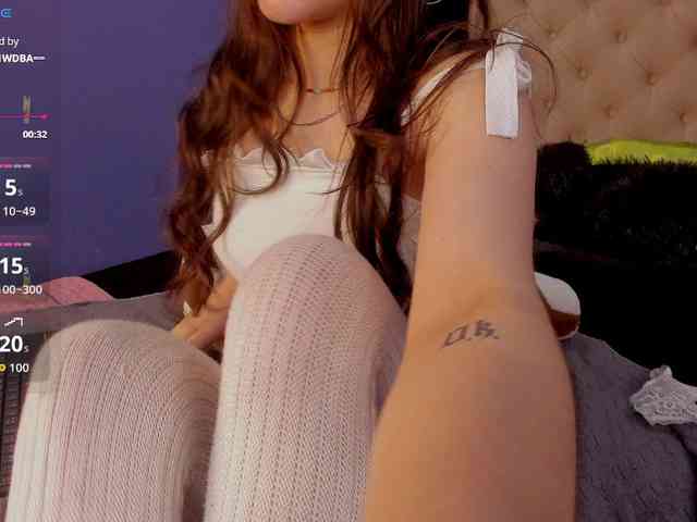 LittleCheerry webcam