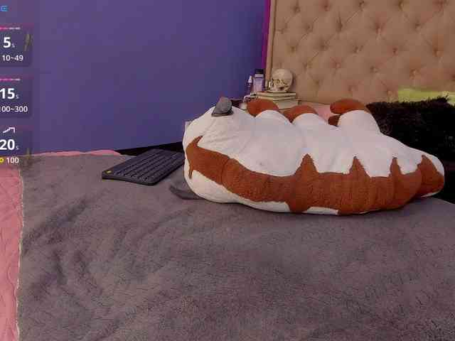 LittleCheerry webcam