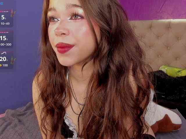 LittleCheerry webcam