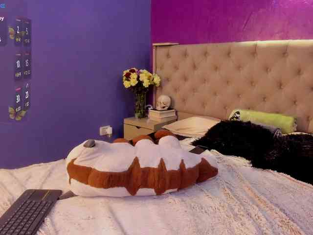 LittleCheerry webcam