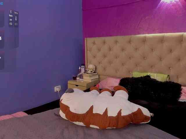 LittleCheerry webcam