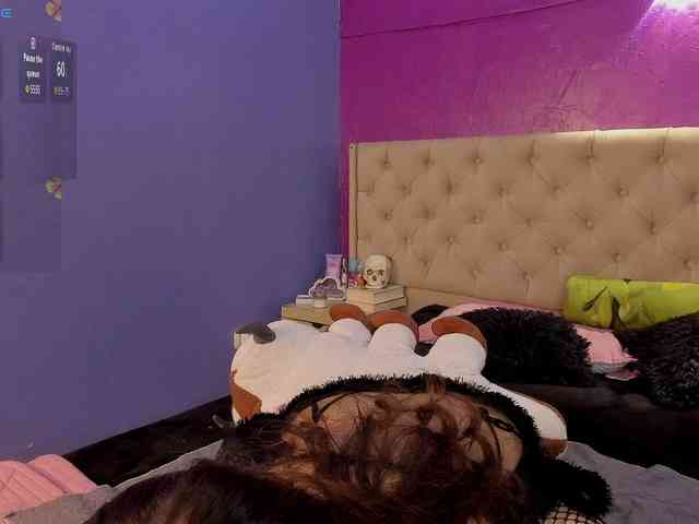 LittleCheerry webcam