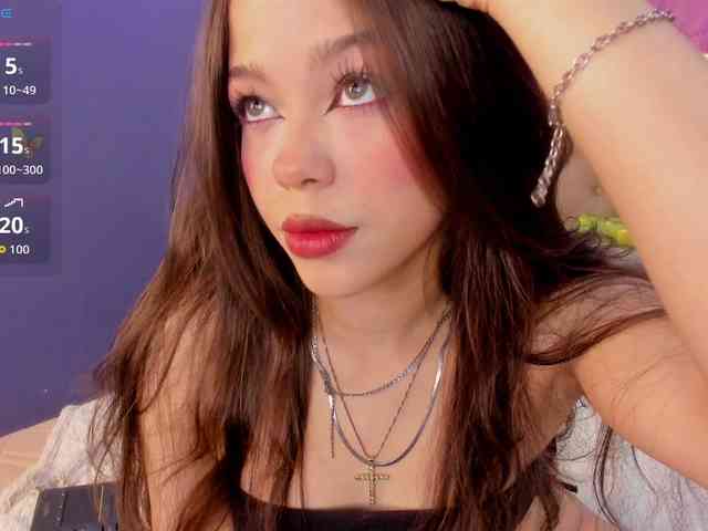 LittleCheerry webcam