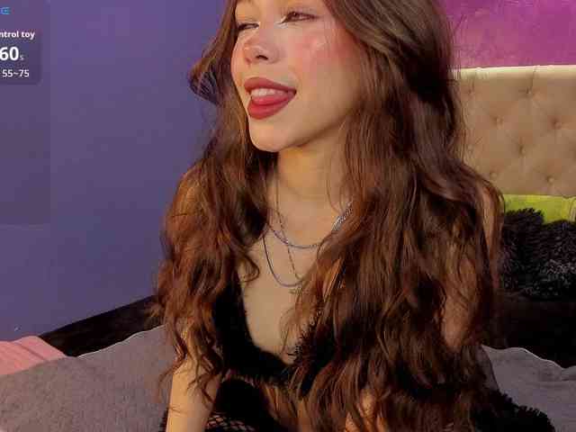 LittleCheerry webcam