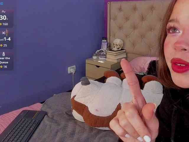 LittleCheerry webcam