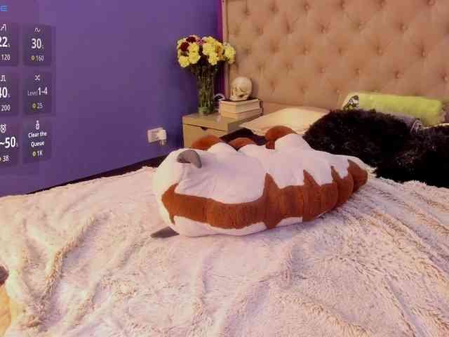 LittleCheerry webcam