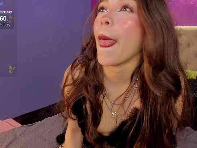 LittleCheerry webcam