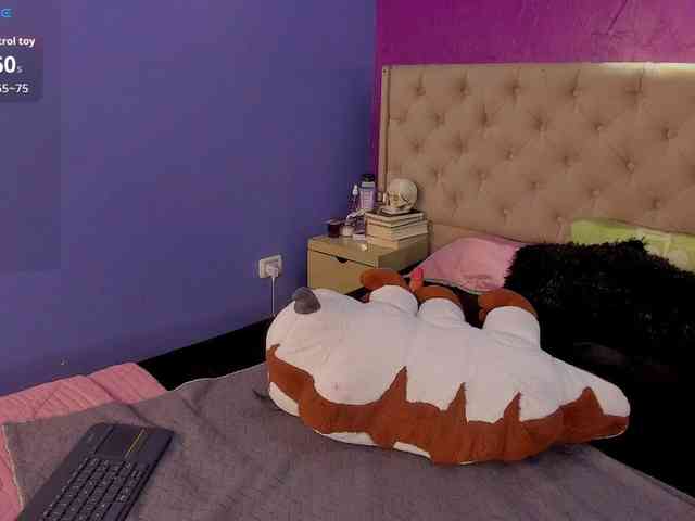 LittleCheerry webcam