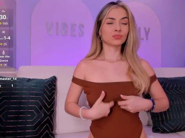 StacyWoods's BongaCams show and profile