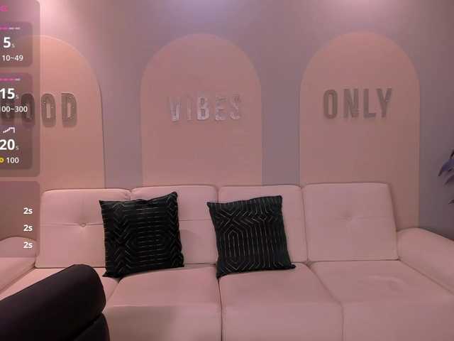 StacyWoods's BongaCams show and profile