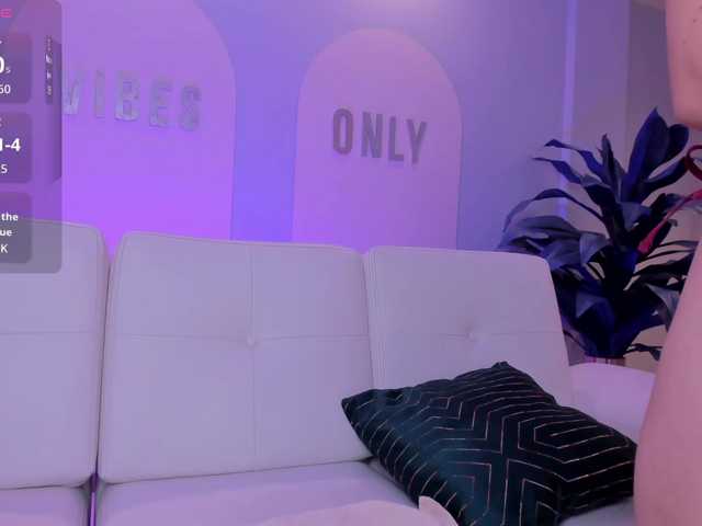 StacyWoods's BongaCams show and profile