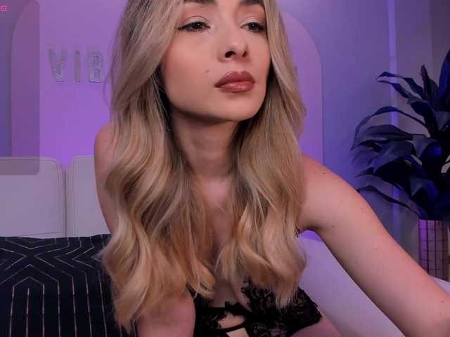 StacyWoods's BongaCams show and profile