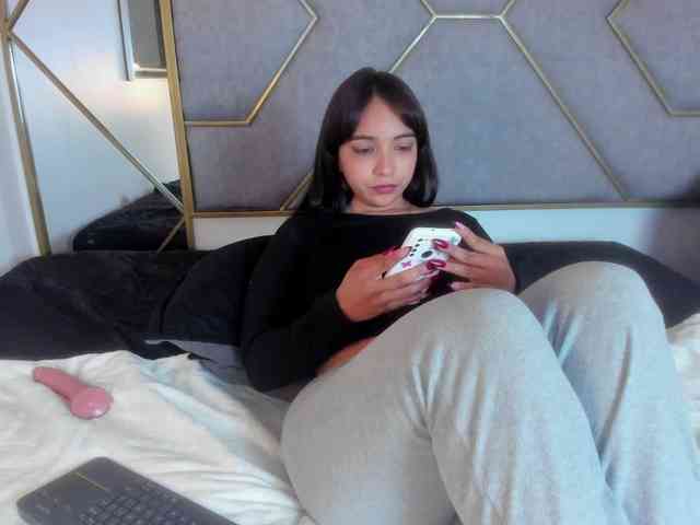 Nessa2905 webcam