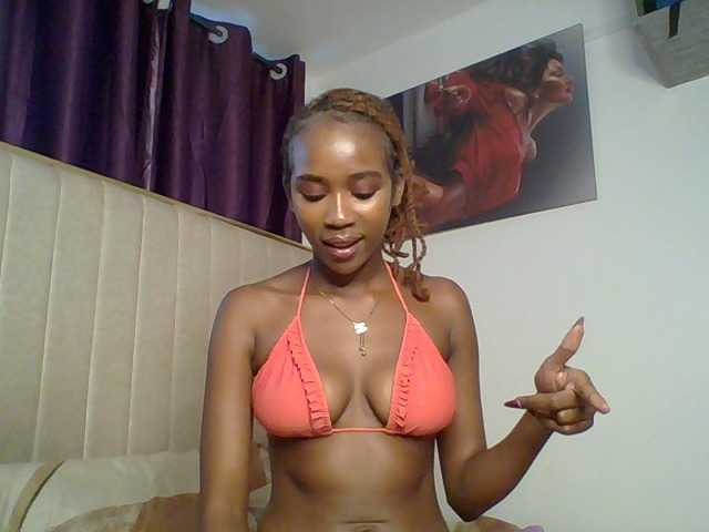 Ebonyy's BongaCams show and profile