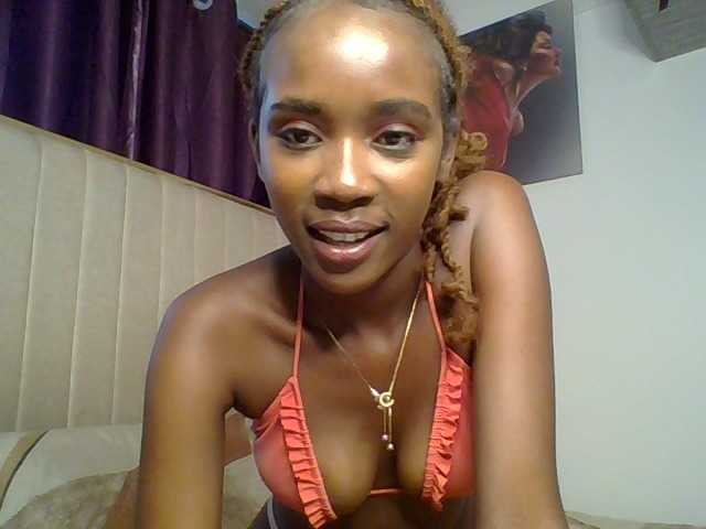 Ebonyy's BongaCams show and profile