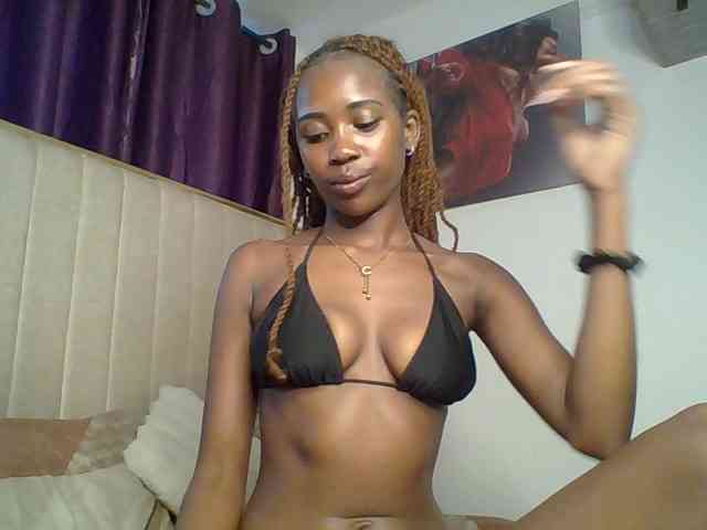 Ebonyy webcam