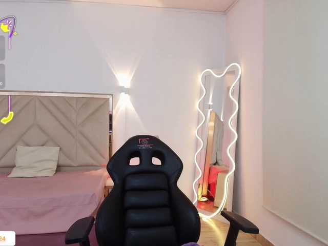 whitney-tay webcam bongacams model stream image