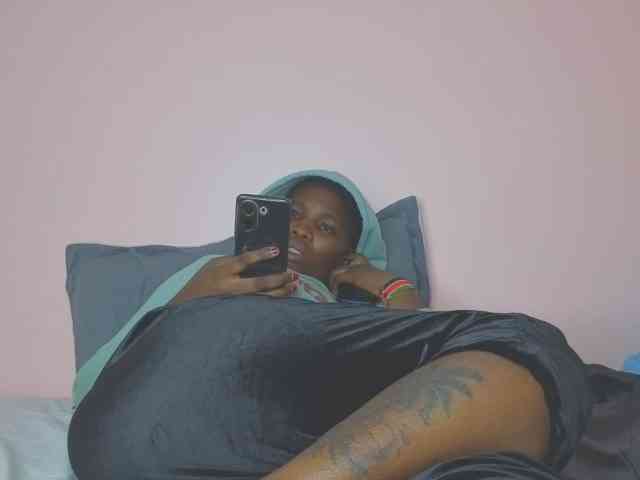 MISS-FAITH091 webcam