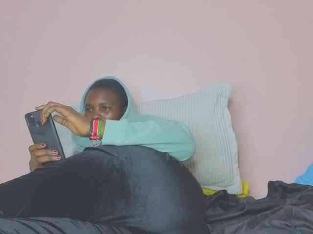 MISS-FAITH091 webcam