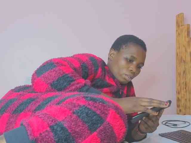 MISS-FAITH091 webcam