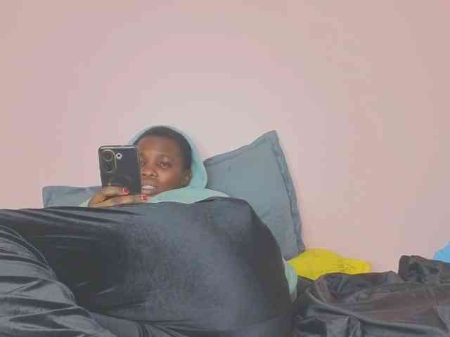 MISS-FAITH091 webcam